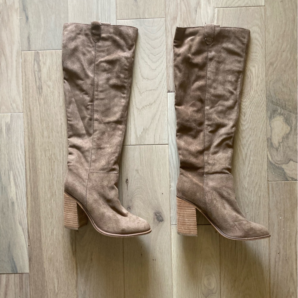 Elegant Tan oasis society Boots